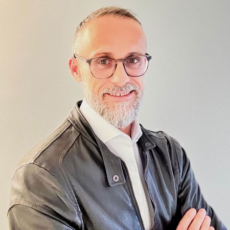 Erik Hitaj - Mehr als 20 Jahre Erfahrung mit Pflasterarbeiten