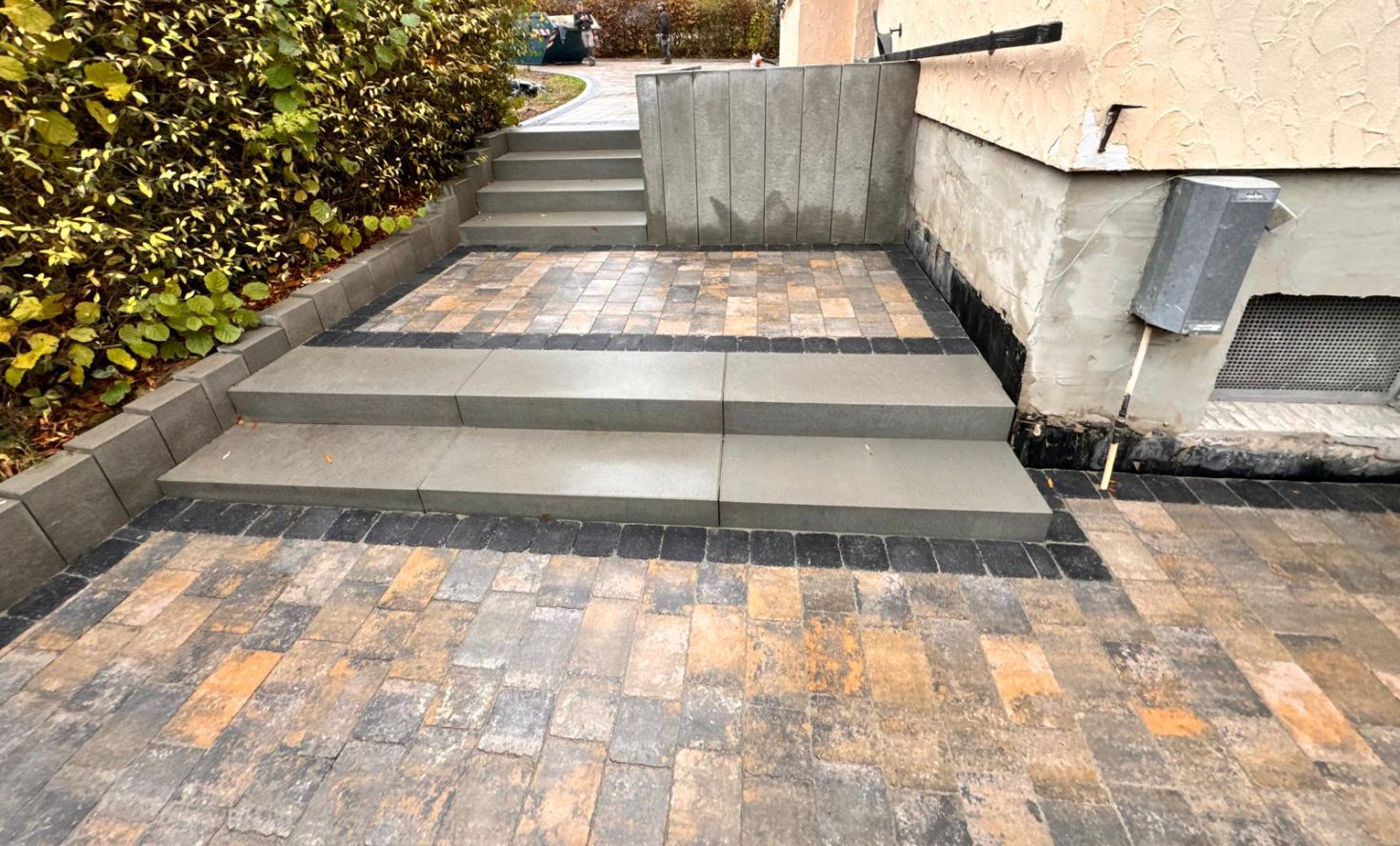 Pflasterarbeiten mit Treppenanlage in Mücke